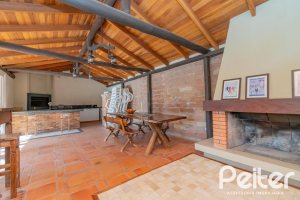 Cobertura à venda com 238m², 3 dormitórios, 1 suíte, 2 vagas, no bairro Cristal em PORTO ALEGRE