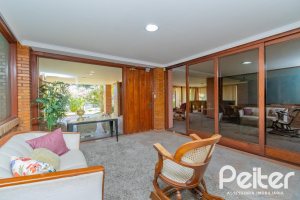 Cobertura à venda com 238m², 3 dormitórios, 1 suíte, 2 vagas, no bairro Cristal em PORTO ALEGRE