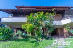 Cobertura à venda com 238m², 3 dormitórios, 1 suíte, 2 vagas, no bairro Cristal em PORTO ALEGRE