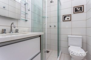 Apartamento à venda com 82m², 2 dormitórios, 1 suíte, 2 vagas, no bairro Ipanema em PORTO ALEGRE