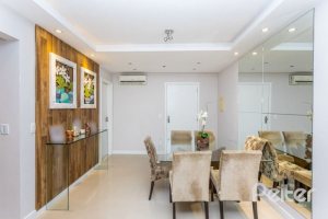 Apartamento à venda com 82m², 2 dormitórios, 1 suíte, 2 vagas, no bairro Ipanema em PORTO ALEGRE