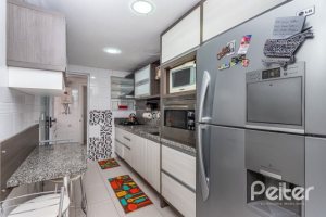Apartamento à venda com 82m², 2 dormitórios, 1 suíte, 2 vagas, no bairro Ipanema em PORTO ALEGRE