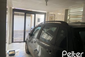 Casa em Condomínio à venda com 150m², 4 dormitórios, 1 suíte, 2 vagas, no bairro Cristal em Porto Alegre
