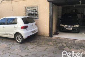 Casa em Condomínio à venda com 150m², 4 dormitórios, 1 suíte, 2 vagas, no bairro Cristal em Porto Alegre