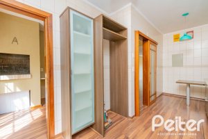 Casa à venda com 297m², 4 dormitórios, 2 suítes, 3 vagas, no bairro Tristeza em Porto Alegre