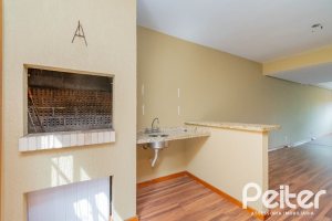 Casa à venda com 297m², 4 dormitórios, 2 suítes, 3 vagas, no bairro Tristeza em Porto Alegre