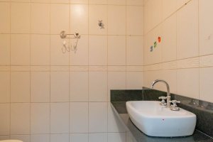 Casa à venda com 297m², 4 dormitórios, 2 suítes, 3 vagas, no bairro Tristeza em Porto Alegre