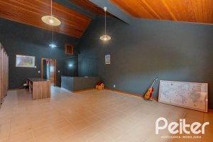 Casa à venda com 297m², 4 dormitórios, 2 suítes, 3 vagas, no bairro Tristeza em Porto Alegre