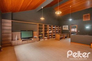 Casa à venda com 297m², 4 dormitórios, 2 suítes, 3 vagas, no bairro Tristeza em Porto Alegre