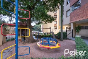 Apartamento à venda com 59m², 2 dormitórios, 1 vaga, no bairro Cristal em PORTO ALEGRE