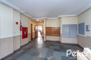 Apartamento à venda com 59m², 2 dormitórios, 1 vaga, no bairro Cristal em PORTO ALEGRE