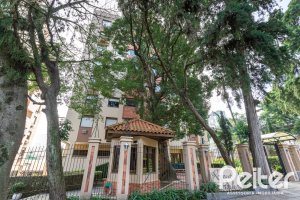 Apartamento à venda com 59m², 2 dormitórios, 1 vaga, no bairro Cristal em PORTO ALEGRE