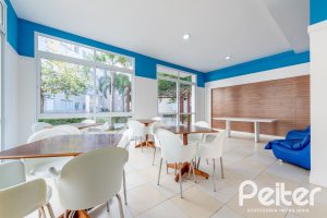 Apartamento à venda com 46m², 2 dormitórios, 1 vaga, no bairro Ipanema em PORTO ALEGRE