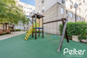 Apartamento à venda com 46m², 2 dormitórios, 1 vaga, no bairro Ipanema em PORTO ALEGRE