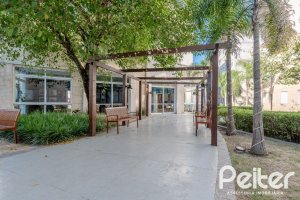 Apartamento à venda com 46m², 2 dormitórios, 1 vaga, no bairro Ipanema em PORTO ALEGRE