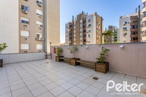 Apartamento à venda com 47m², 1 dormitório, 1 vaga, no bairro Cristal em PORTO ALEGRE