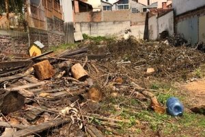 Terreno à venda com 300m², no bairro Tristeza em Porto Alegre