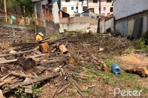 Terreno à venda com 300m², no bairro Tristeza em Porto Alegre
