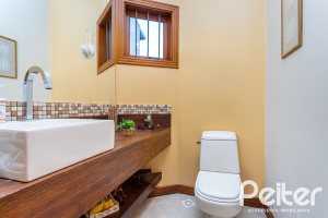 Casa à venda com 358m², 2 dormitórios, 2 suítes, 4 vagas, no bairro Jardim Isabel em Porto Alegre