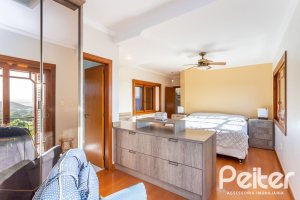 Casa à venda com 358m², 2 dormitórios, 2 suítes, 4 vagas, no bairro Jardim Isabel em Porto Alegre