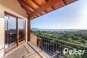 Casa à venda com 358m², 2 dormitórios, 2 suítes, 4 vagas, no bairro Jardim Isabel em Porto Alegre