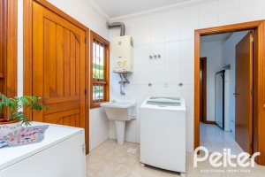 Casa à venda com 358m², 2 dormitórios, 2 suítes, 4 vagas, no bairro Jardim Isabel em Porto Alegre