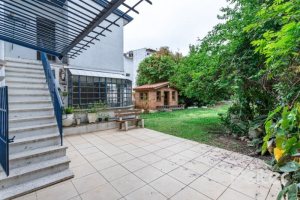 Casa à venda com 210m², 3 dormitórios, 1 suíte, 4 vagas, no bairro Cristal em Porto Alegre