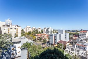 Apartamento à venda com 112m², 3 dormitórios, 3 suítes, 2 vagas, no bairro Cristal em Porto Alegre