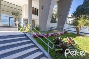 Apartamento Garden à venda com 199m², 3 dormitórios, 3 suítes, 2 vagas, no bairro Cristal em Porto Alegre