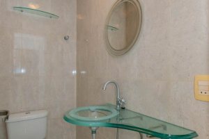 Casa em Condomínio à venda com 252m², 3 dormitórios, 2 suítes, 3 vagas, no bairro Vila Assunção em Porto Alegre