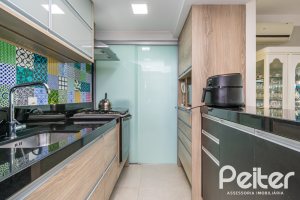 Apartamento à venda com 90m², 3 dormitórios, 1 suíte, 2 vagas, no bairro Tristeza em PORTO ALEGRE