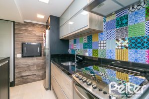 Apartamento à venda com 90m², 3 dormitórios, 1 suíte, 2 vagas, no bairro Tristeza em PORTO ALEGRE