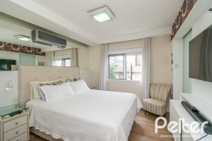Apartamento à venda com 90m², 3 dormitórios, 1 suíte, 2 vagas, no bairro Tristeza em PORTO ALEGRE