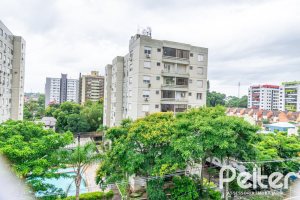 Apartamento à venda com 90m², 3 dormitórios, 1 suíte, 2 vagas, no bairro Tristeza em PORTO ALEGRE