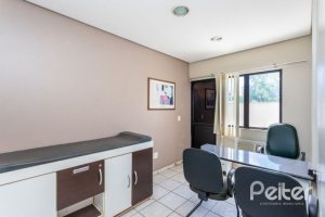 Comercial à venda com 638m², 3 vagas, no bairro Nonoai em Porto Alegre