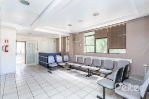 Comercial à venda com 638m², 3 vagas, no bairro Nonoai em Porto Alegre