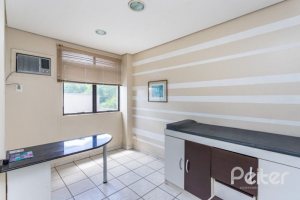 Comercial à venda com 638m², 3 vagas, no bairro Nonoai em Porto Alegre