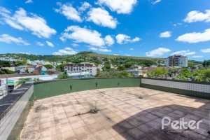 Comercial à venda com 638m², 3 vagas, no bairro Nonoai em Porto Alegre