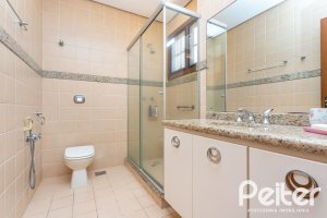 Casa em Condomínio à venda com 219m², 3 dormitórios, 1 suíte, 2 vagas, no bairro Tristeza em Porto Alegre