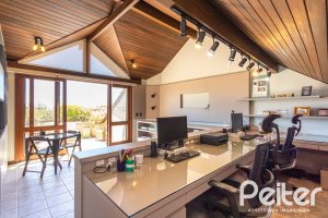 Casa em Condomínio à venda com 219m², 3 dormitórios, 1 suíte, 2 vagas, no bairro Tristeza em Porto Alegre