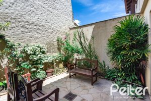 Casa em Condomínio à venda com 219m², 3 dormitórios, 1 suíte, 2 vagas, no bairro Tristeza em Porto Alegre