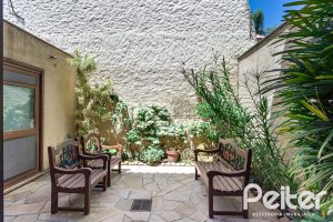 Casa em Condomínio à venda com 219m², 3 dormitórios, 1 suíte, 2 vagas, no bairro Tristeza em Porto Alegre