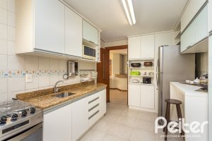 Casa em Condomínio à venda com 219m², 3 dormitórios, 1 suíte, 2 vagas, no bairro Tristeza em Porto Alegre