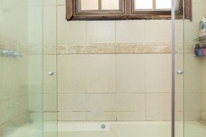 Casa em Condomínio à venda com 219m², 3 dormitórios, 1 suíte, 2 vagas, no bairro Tristeza em Porto Alegre