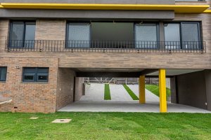 Casa em Condomínio à venda com 279m², 3 dormitórios, 3 suítes, 4 vagas, no bairro Alphaville em PORTO ALEGRE