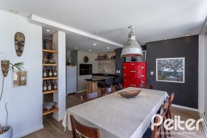 Casa em Condomínio à venda com 418m², 3 dormitórios, 3 suítes, 6 vagas, no bairro Terra Ville em PORTO ALEGRE