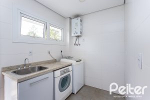 Casa em Condomínio à venda com 418m², 3 dormitórios, 3 suítes, 6 vagas, no bairro Terra Ville em PORTO ALEGRE