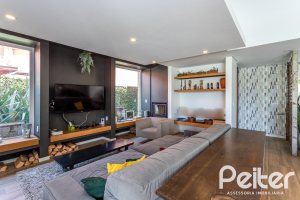 Casa em Condomínio à venda com 418m², 3 dormitórios, 3 suítes, 6 vagas, no bairro Terra Ville em PORTO ALEGRE