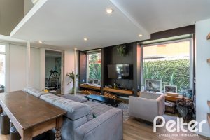 Casa em Condomínio à venda com 418m², 3 dormitórios, 3 suítes, 6 vagas, no bairro Terra Ville em PORTO ALEGRE