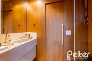 Casa em Condomínio à venda com 550m², 5 dormitórios, 4 suítes, 4 vagas, no bairro Terra Ville em PORTO ALEGRE